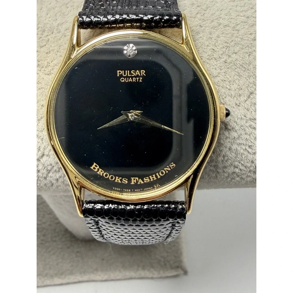 Pulsar V300-7A00‎ New Battery Mens Watch Brooks Fashions 31MM 7.5